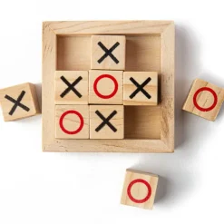 Bigjigs Toys Mini Noughts and Crosses